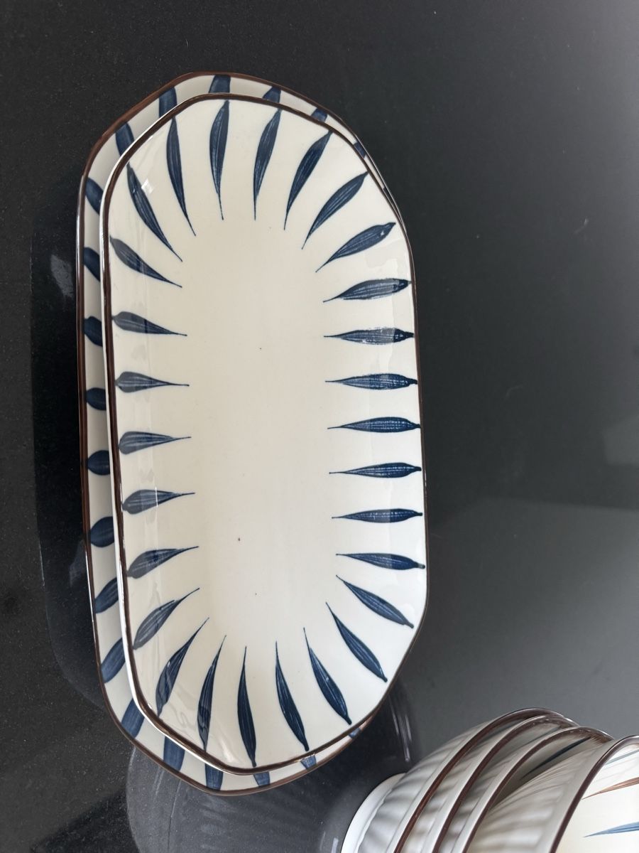 Services de table: 4 Schalen und 2 Platten als Set – D'occasion à Oberbüren par dijbdn 4