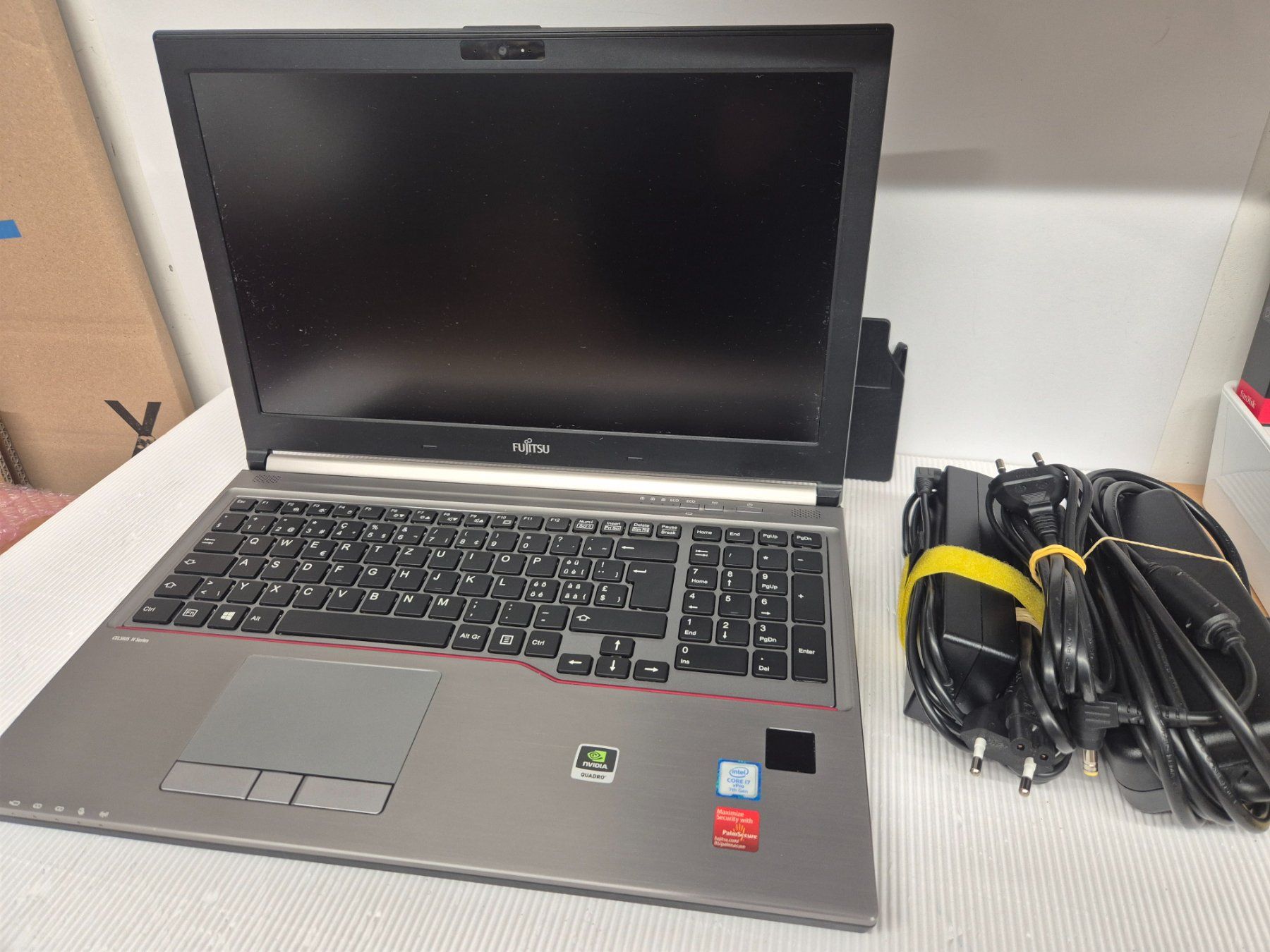 Fujitsu Notebook: FUJITSU CELSIUS H770 – Difettoso da Sitterdorf venduto da Lenggi7