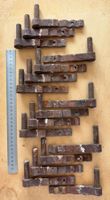 16 identische Kloben für Fensterläden, antik