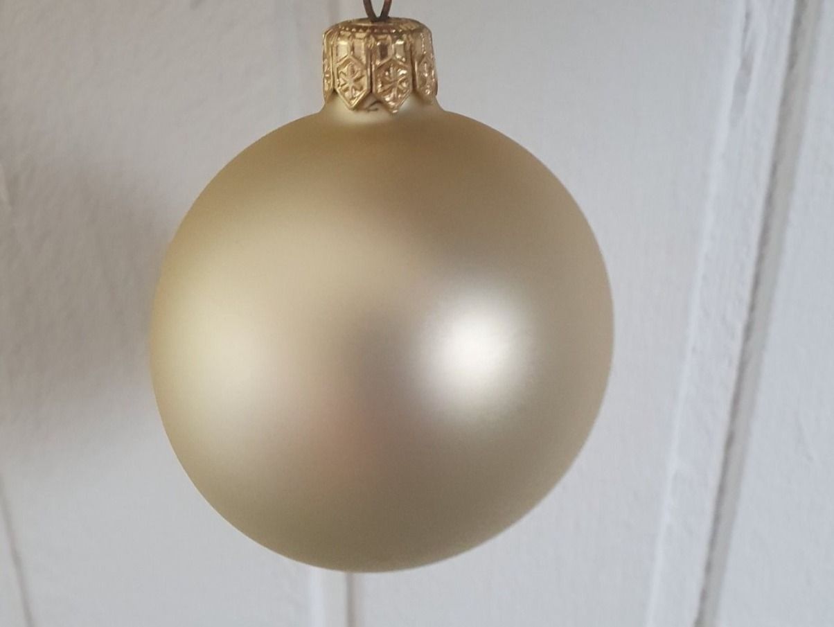 Alle Dekorationen: 10 silbrige Christbaumkugeln von M-decoration – Gebraucht aus Langnau am Albis von jer_pm72 2