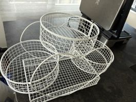 stöckiger Obstkorb aus Metall – Weiss