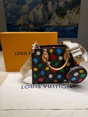 Louis Vuitton x Yayoi Kusama OnTheGo PM – limitiert