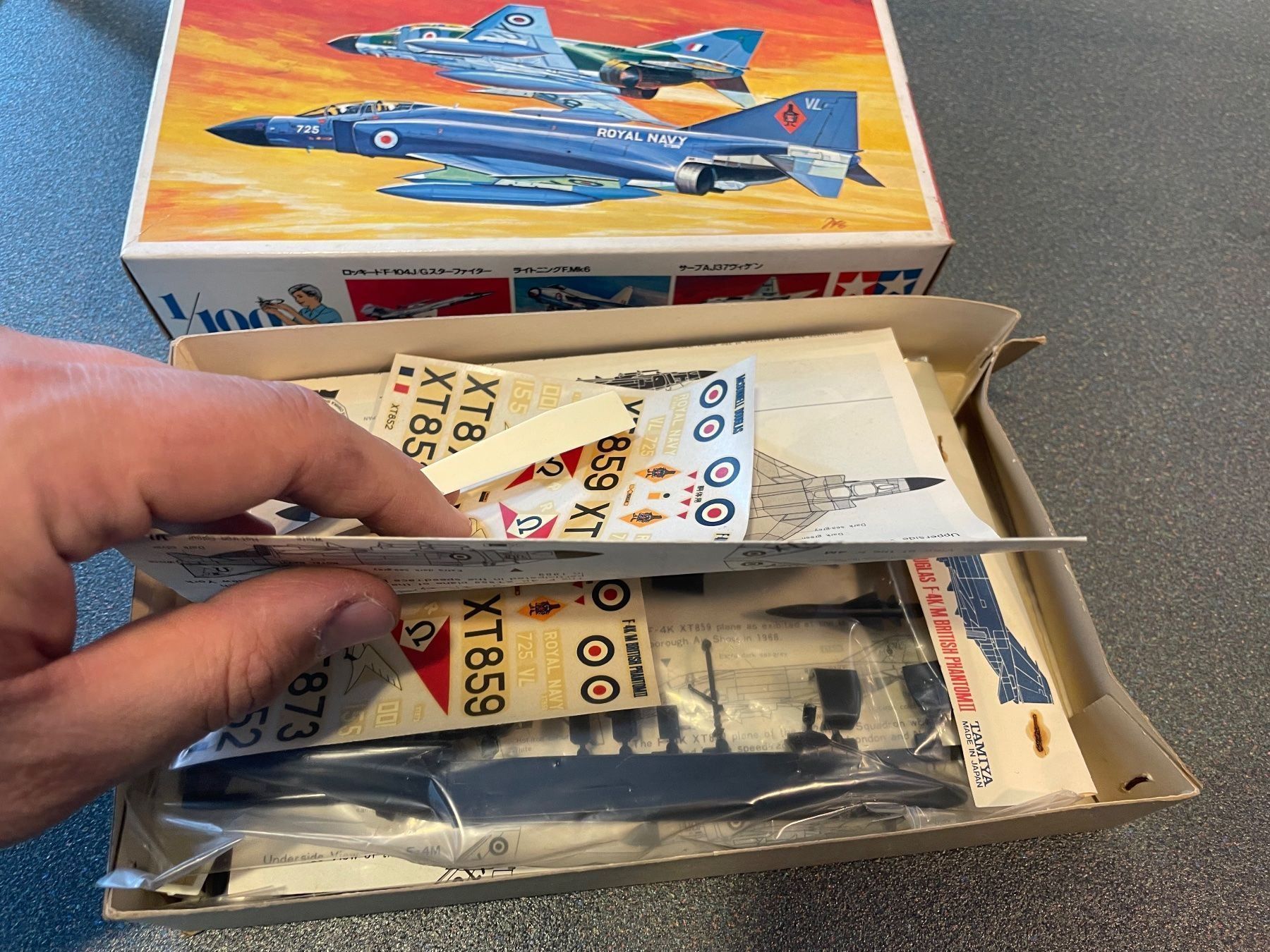 Tamiya Kit di modellismo & Modellini statici: Tamiya 1:100 F-4K Phantom II kit – Usato da Chiasso venduto da Carrara-Modellismo 1
