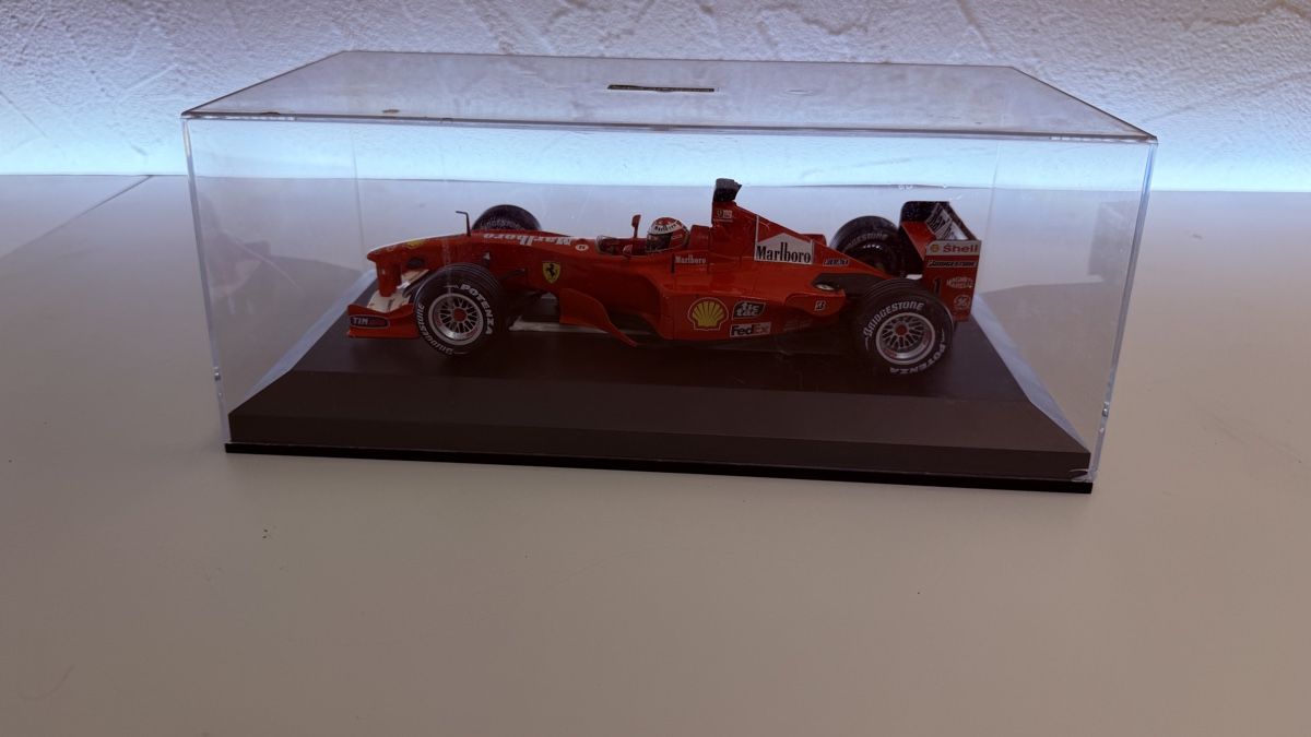 Ferrari Modellautos: Ferrari Formel 1 Modellauto im Display Case  – Gebraucht aus Rotkreuz von perlengott 2
