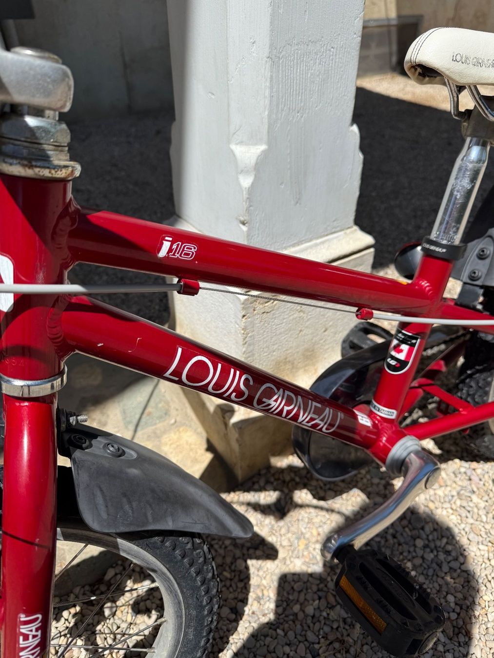 Velos: Vélo Louis Garneau 16 pouces rouge parfait pour l'été – Gebraucht aus Crassier von cyr_pn7w 2