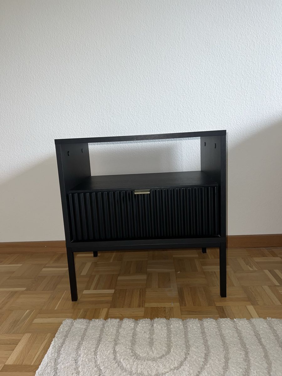 Comodini: Liouba Nachttischli in schwarz – Usato da Niederlenz venduto da CXClouds 1