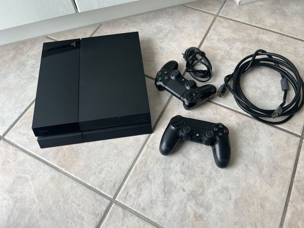 Ps 4 mit selling 2 Controller