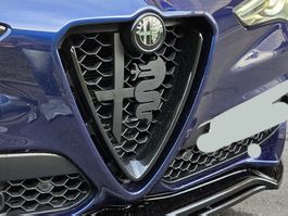 Alfa Romeo Stelvio Custom Grill accessory, Glanz Schwarz