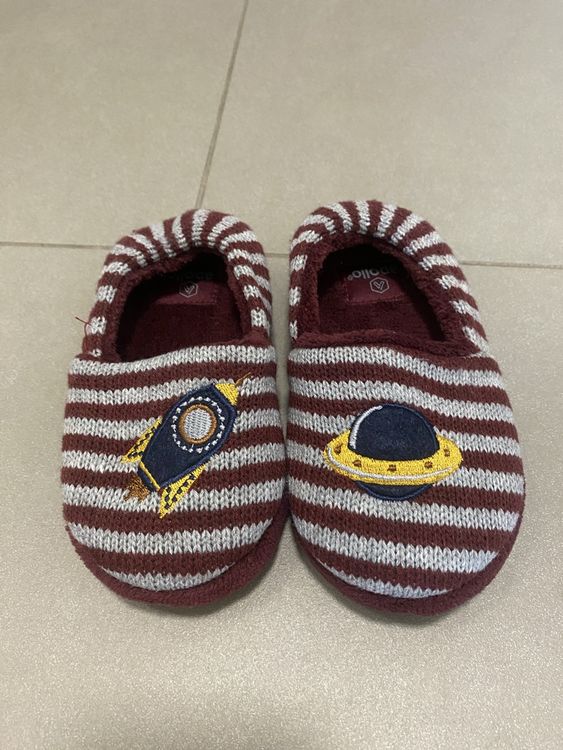 Chaussures garçon: Hausschuhe Finken NEU – Neuf (Voir description) à Wolhusen par Zeyzey09