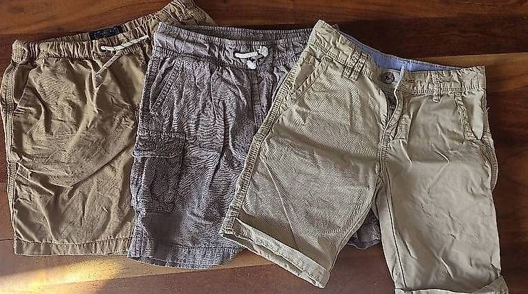 Lotti & Set di vestiti: 3 Kind Shorts im Set Gr. 128 – Usato da Magden venduto da tob_lc27