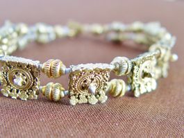 Armband aus antiken Silberteilen aus Sri Lanka, vergoldet