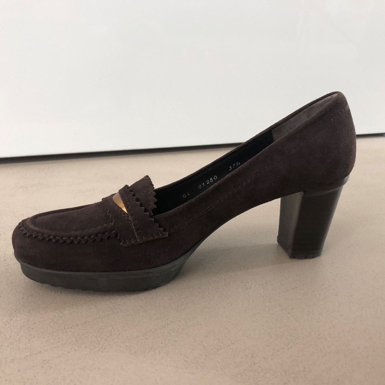 Stuart Weitzman Chaussures femmes: neuwertige STUART WEITZMAN Pumps 🤎 – D'occasion à Zürich par ClosetQueen
