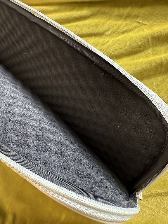 Covers & Borse: Laptop Schutzhülle 15" Zeroshock – Usato da Flawil venduto da PWMU 2