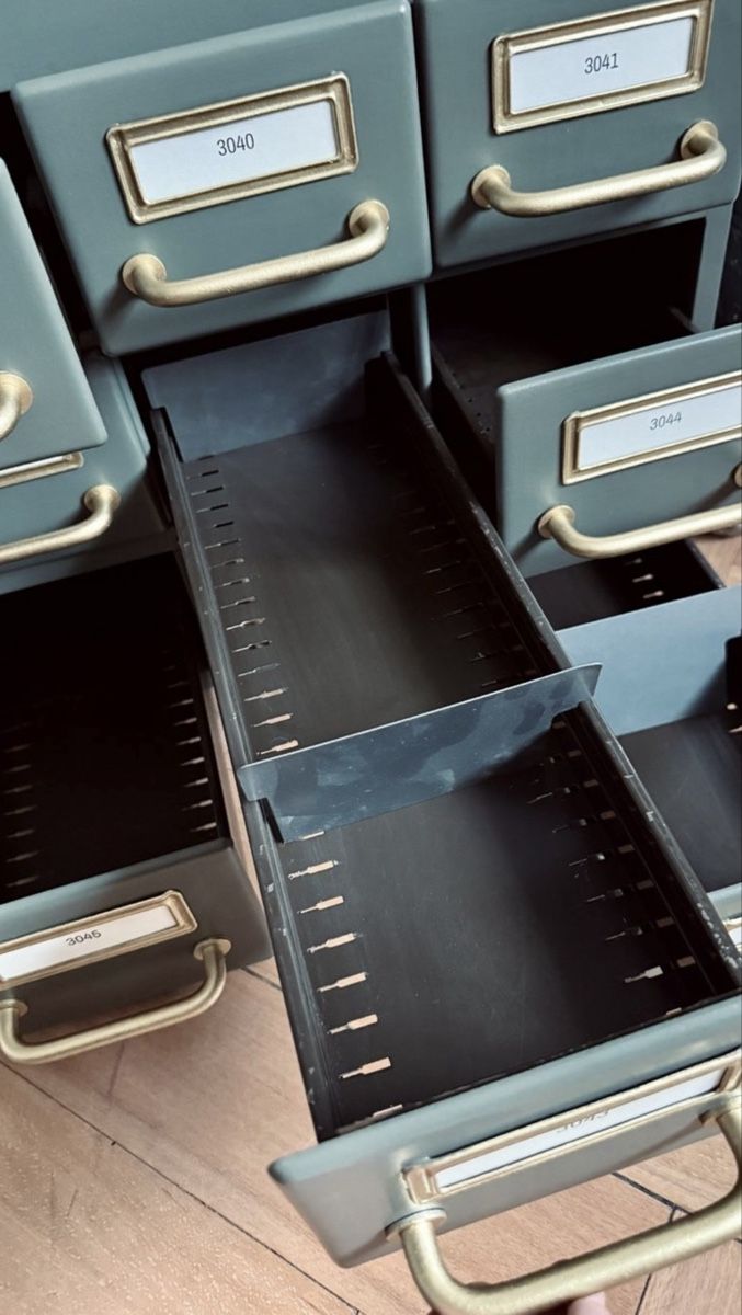 Cassettiere: Schubladenmöbel, FLAMBO Paris – Usato da Winterthur venduto da Divns 4