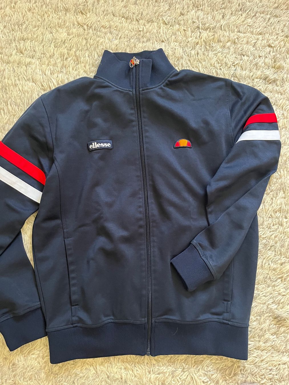 Ellesse Giacche: Ellesse Roma Trainerjäckli Gr. M – Usato da Utzenstorf venduto da Ismaele 3