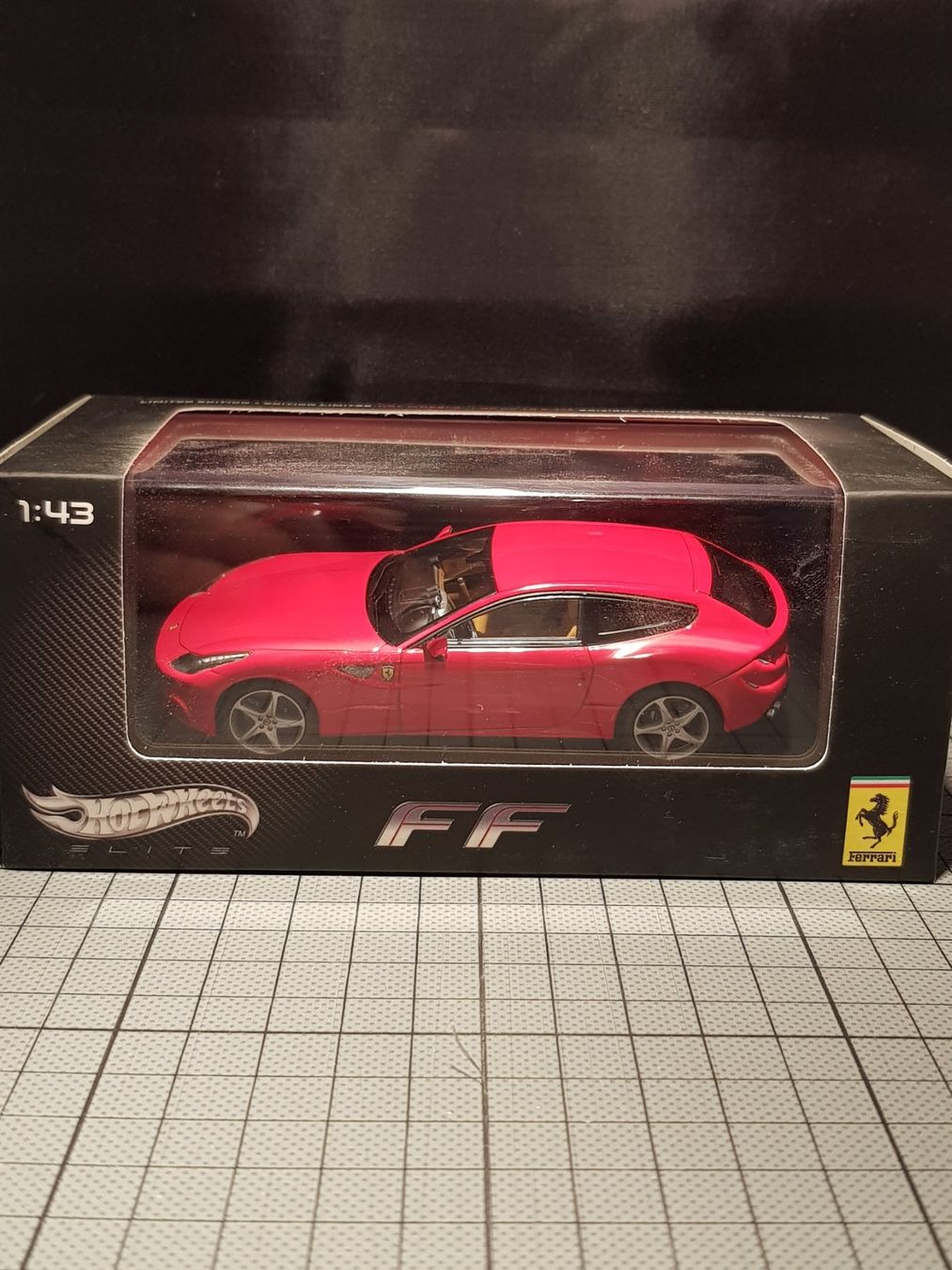 Ferrari Modellini d'auto: Ferrari FF – Nuovo e nell'imballaggio originale da Chézard-St-Martin venduto da AlPat-Collections 1
