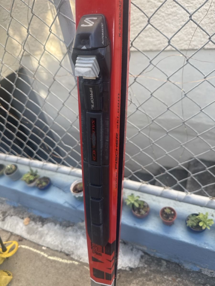 Fischer Sci: Fischer Ski 174cm mit Bindung Alpine – Usato da Zürich venduto da Krikri21 1