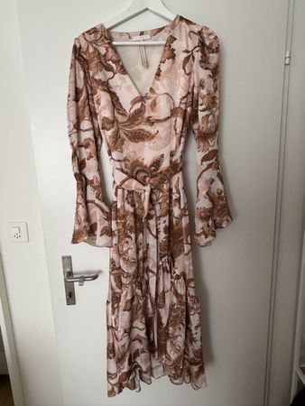 Guess Midikleid mit Blätterprint, Gr. XS/S, Herbstlich!