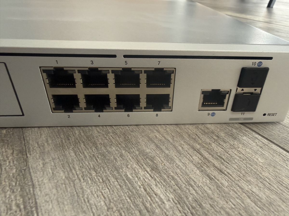 Ubiquiti Modem & Router: Ubiquiti UniFi Dream Machine Pro – Usato da Sirnach venduto da theitguy8370 2