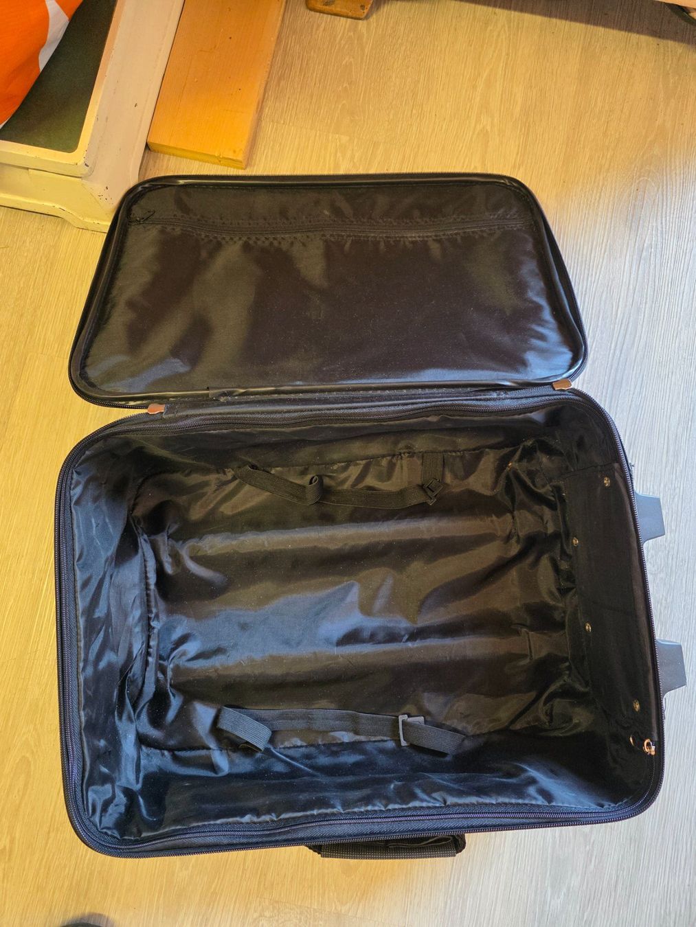 Reisekoffer: Handgepäck Koffer Roll Trolley – Gebraucht aus Walterswil BE von Lonitti 5