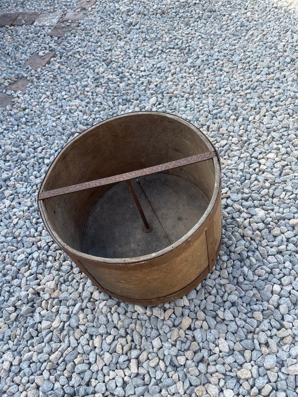 Tutti gli attrezzi: Boisseau mesure grain ancienne bois – Usato da Lajoux JU venduto da Briard0 2