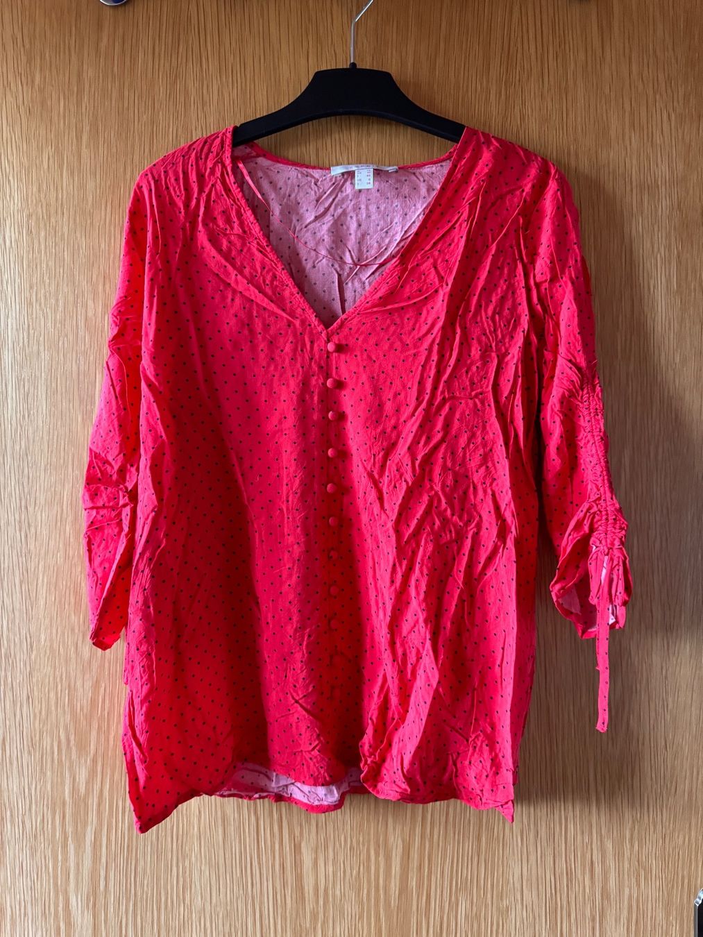 Esprit Camicette: Rote Bluse mit Punkten von Esprit Gr. 36 – Nuovo (secondo la descrizione) da Grosswangen venduto da second_hand_dress