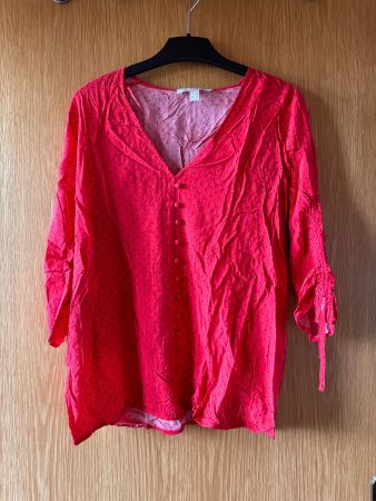 Rote Bluse mit Punkten von Esprit Gr. 36