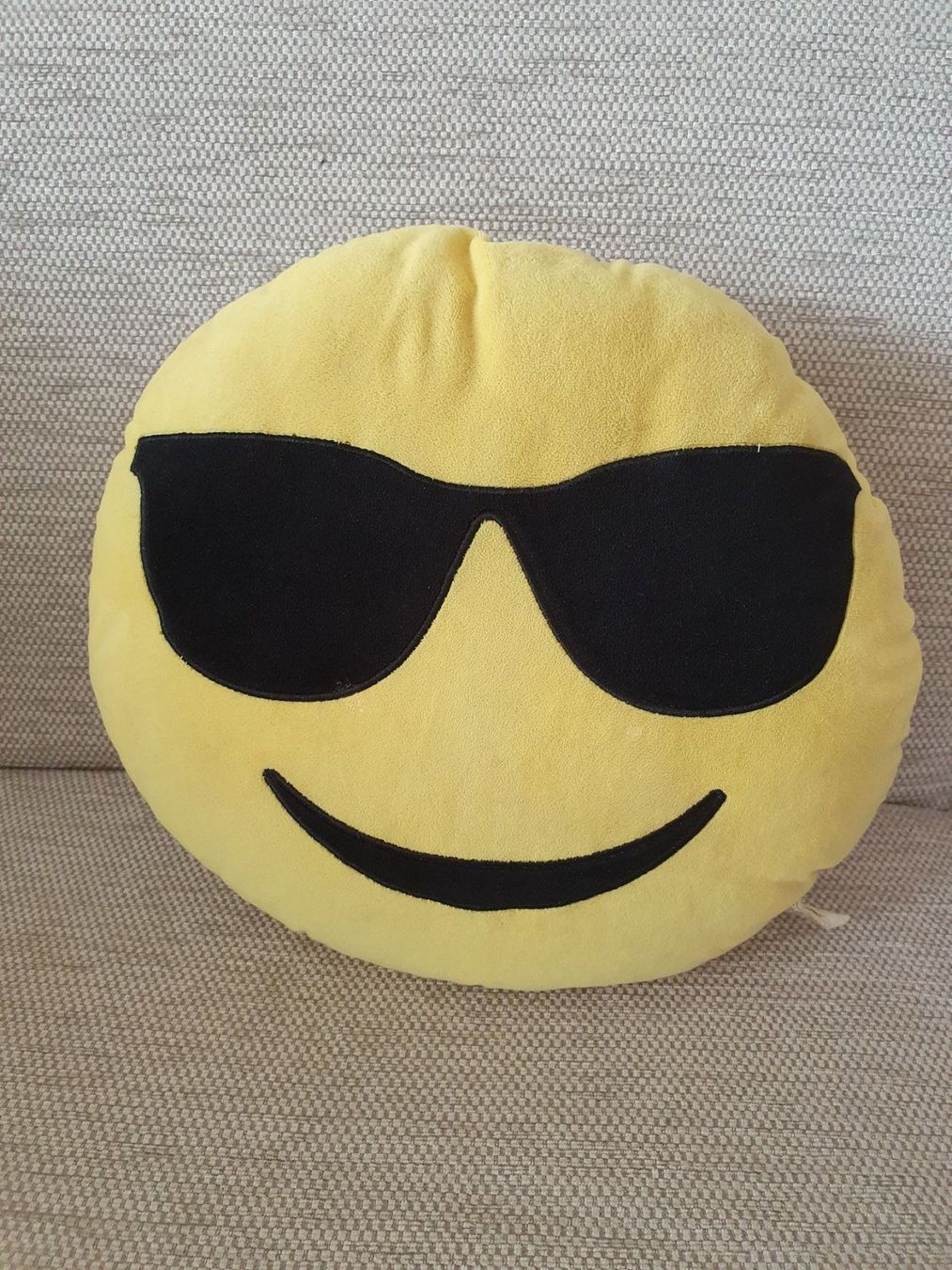 Cuscini: Kissen Smile – Usato da Muttenz venduto da MIBLADA