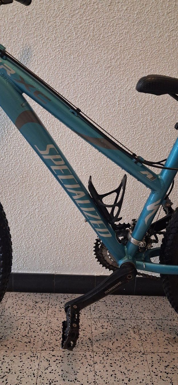Specialized Biciclette: Mountainbike Specialized Hardrock blau – Usato da Bern venduto da KavIndustries 2