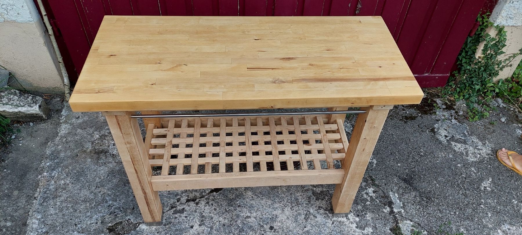 Tables: Kücheninsel mit 3 gratis Barhockern – D'occasion à Dübendorf par Takaka 2