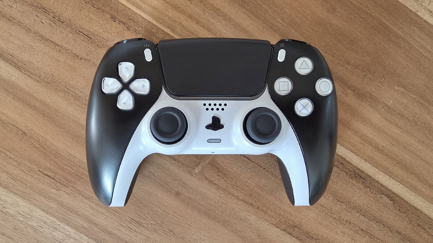 Sony Controller: Sony PlayStation 5 DualSense Controller schwarz weiss  – Usato da Wangen b. Olten venduto da Gerber... 1