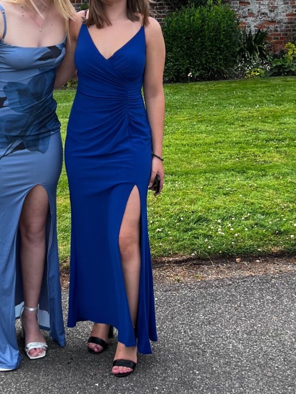 Robes: robe bleu foncée – D'occasion à Sorens par ma.stlz 1