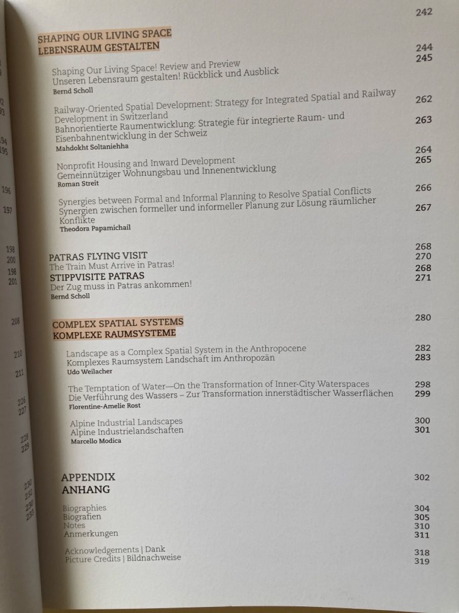 Libri: Crossing Borders, Räume Aktivieren – Usato da Zürich venduto da 000rk 5