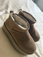 UGG ultra mini Plateau 