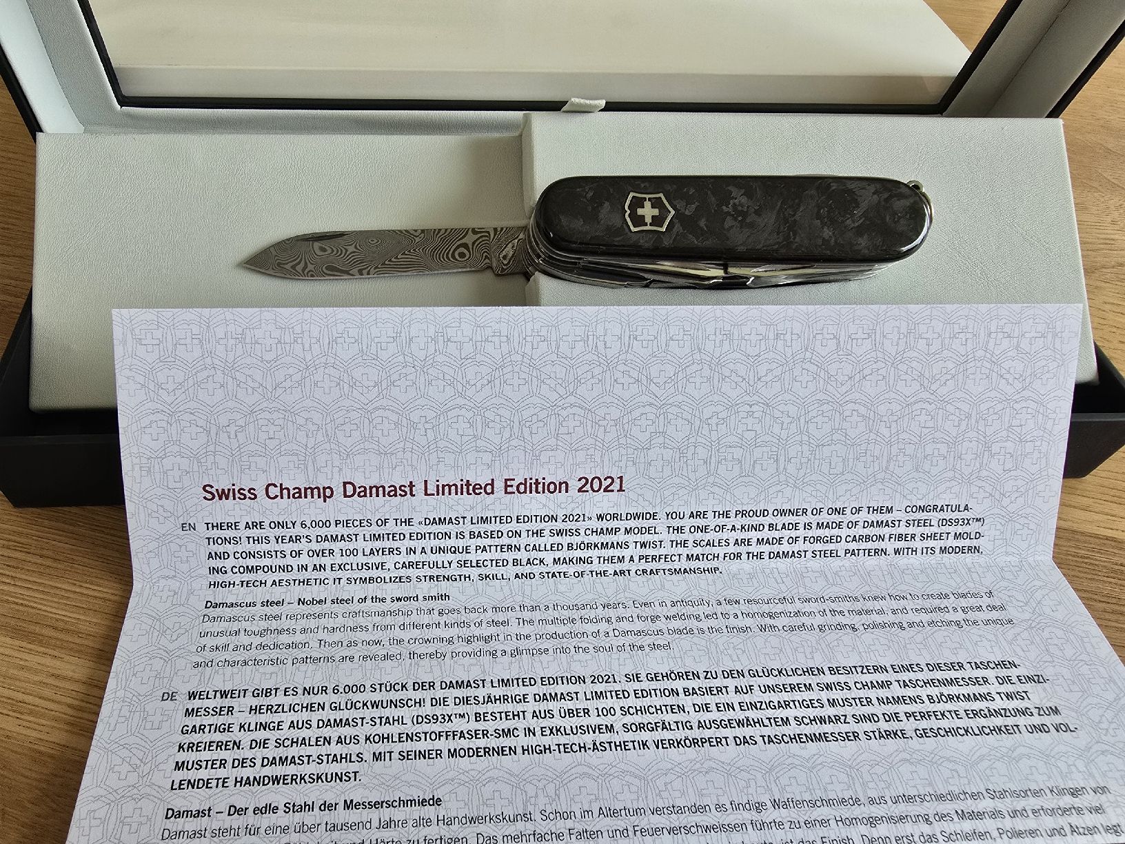 Victorinox Coltelli tascabile: Victorinox Damast 2021 – Nuovo e nell'imballaggio originale da Cham venduto da JonnySZ 1