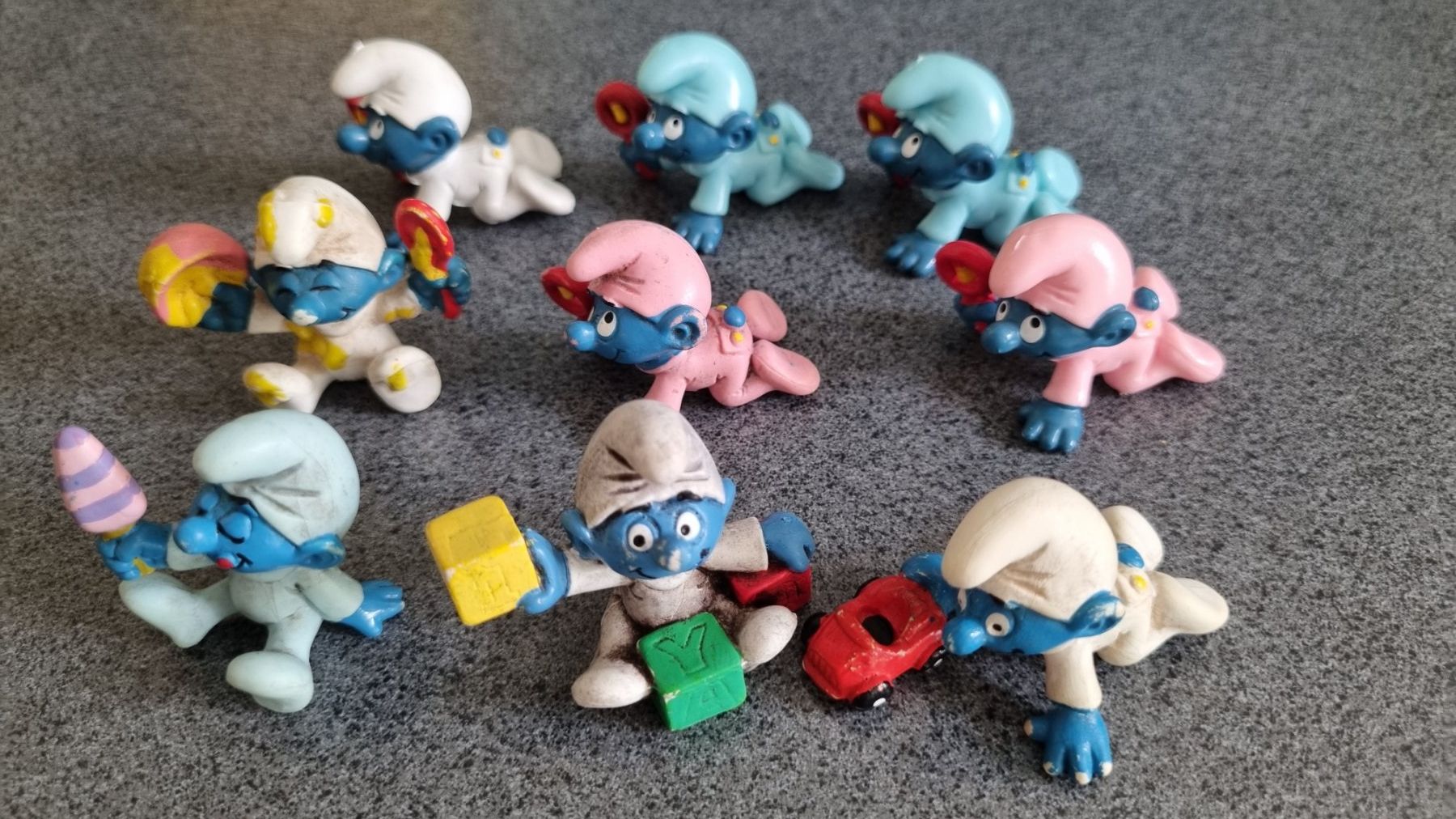 Schleich Spielzeuge: 9 bébés stroupfs  ont été lavés – Gebraucht aus La Chaux-de-Fonds von mikilo1
