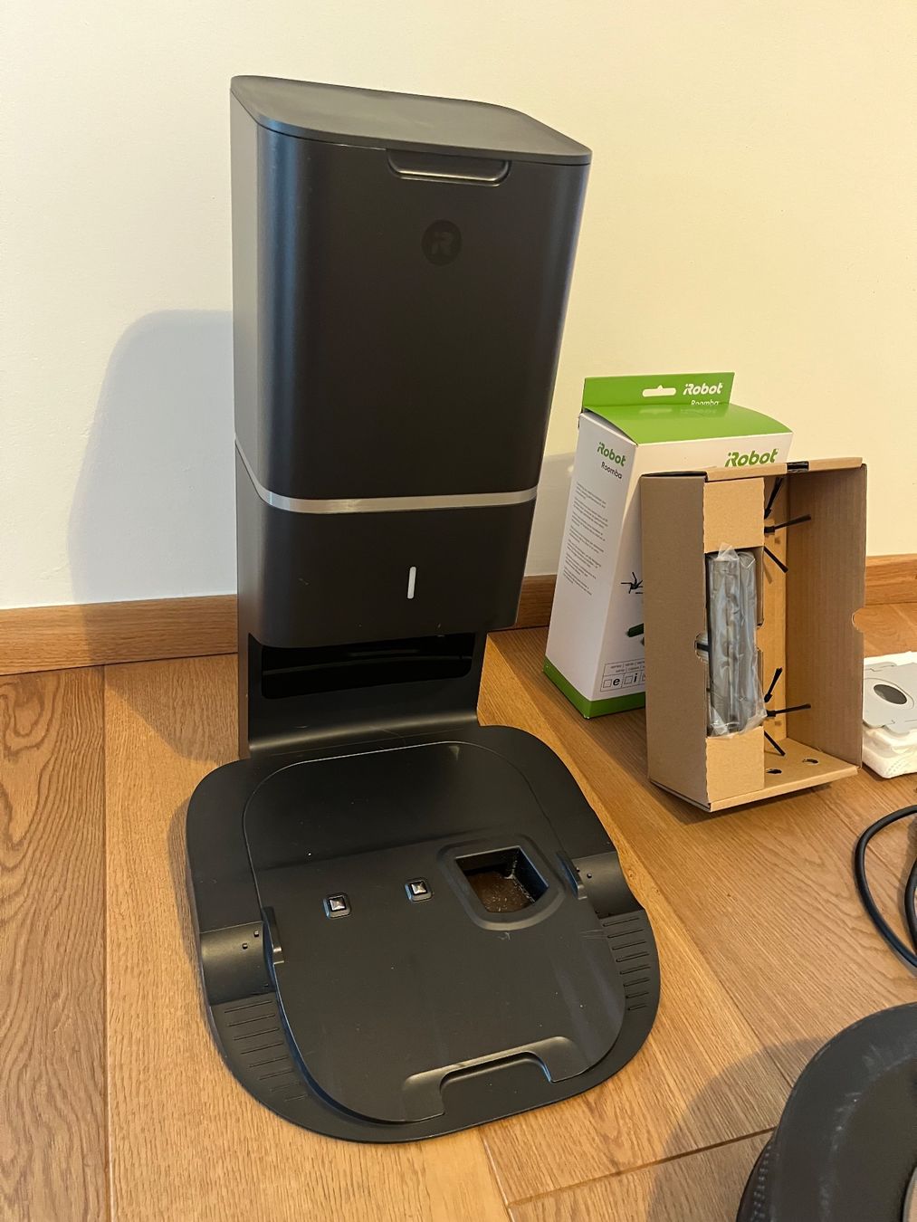 Irobot Aspirapolveri & Accessori: iRobot Roomba s9+ with docking station used – Usato da Lausanne venduto da OndrejV 2