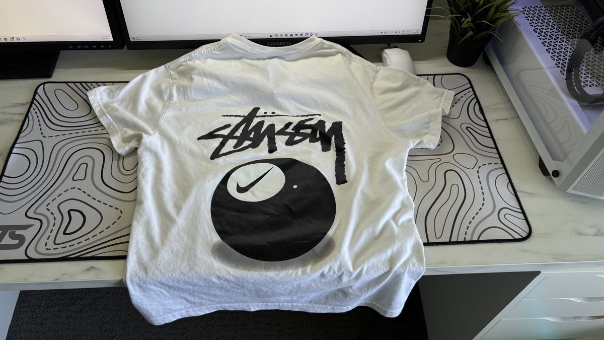 Stüssy T-shirt: Nike Stüssy Shirt – Nuovo e nell'imballaggio originale da Münchenbuchsee venduto da ore_wlr9 1