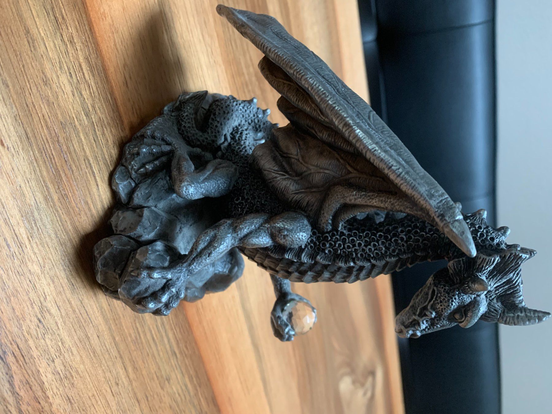 Statuette: Drachen mit Kristallkugel – Nuovo (secondo la descrizione) da Aarburg venduto da Ricardolager 1