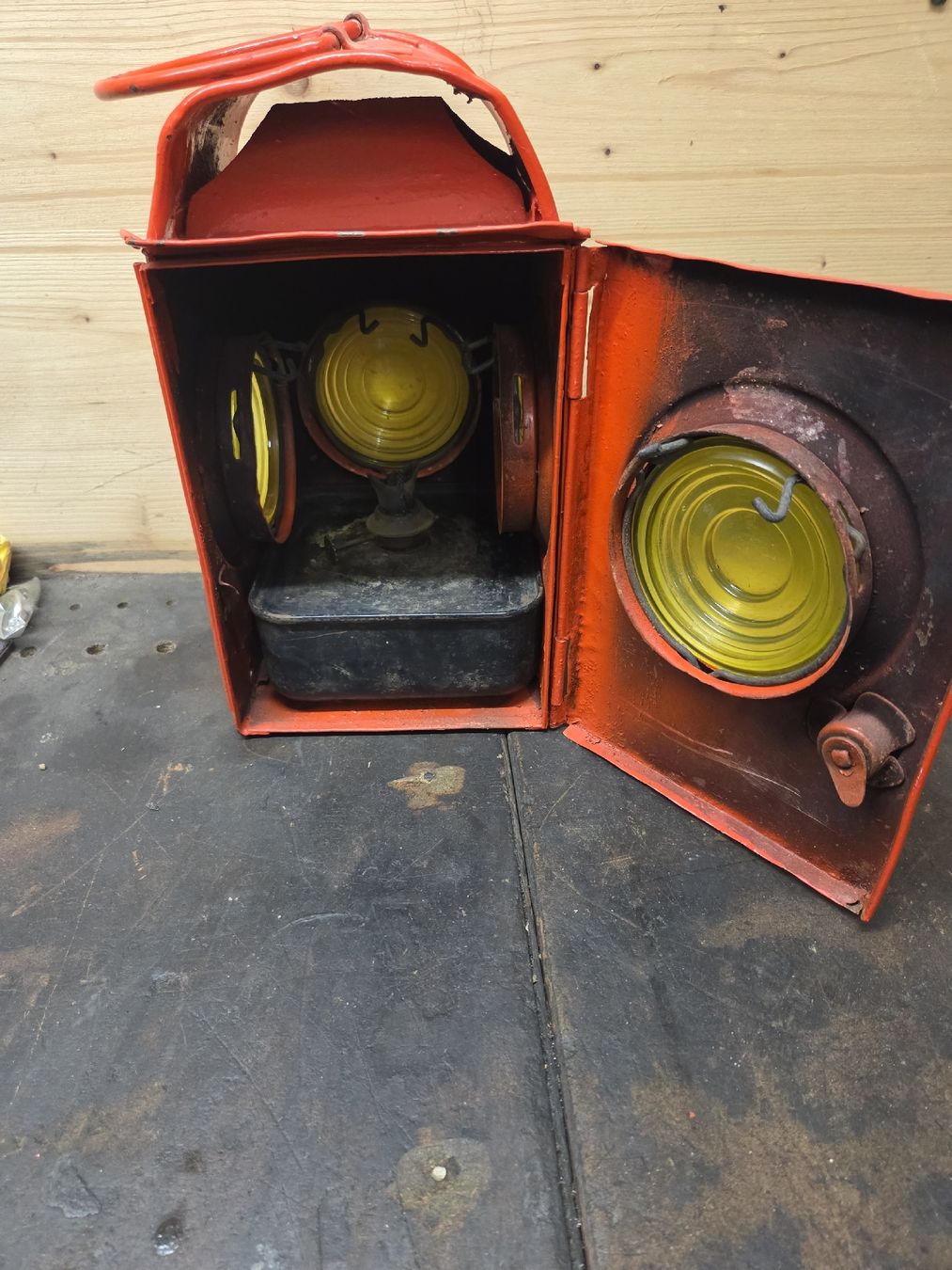 Lampade: Vintage Petroleum Lampe Locher – Usato da Ballwil venduto da fab_y6qr 1