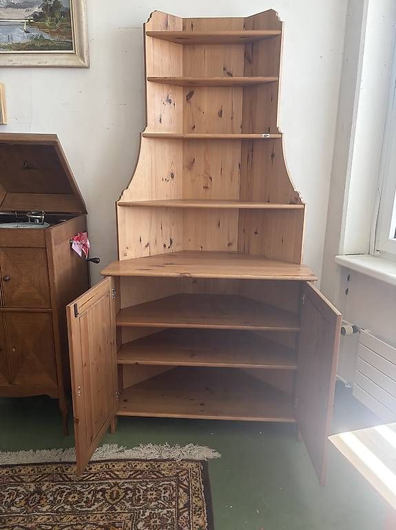 Credenze: Eckschrank / Eckbuffet aus Kiefernholz – Usato da Pratteln venduto da Cartonsducoeur_bl 2