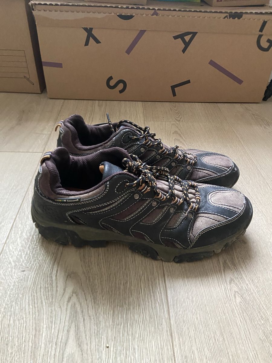 Chaussures hommes: arbeitsschuhe / wanderschuhe  – D'occasion à Stäfa par JamesO03