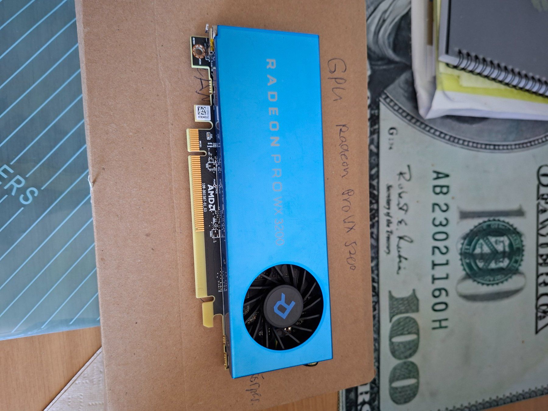 Amd Schede grafiche: READON AMD Pro WX 3200 Neu mit Folie – Nuovo (secondo la descrizione) da Mettmenstetten venduto da C.Hof5 3