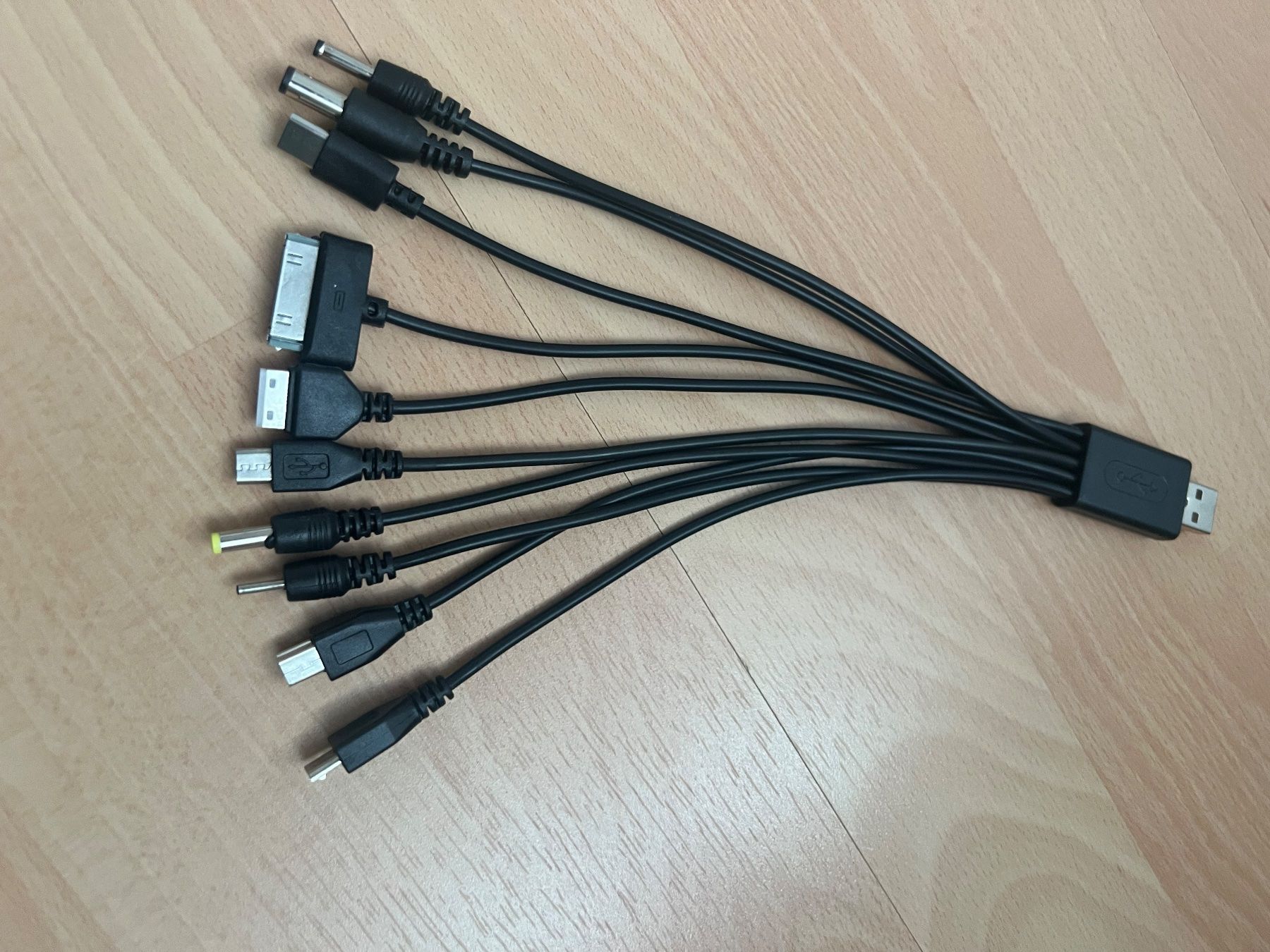 Caricabatterie: 10 in 1 Ladegerät USB Kabel – Usato da frauenfeld venduto da bmw2013