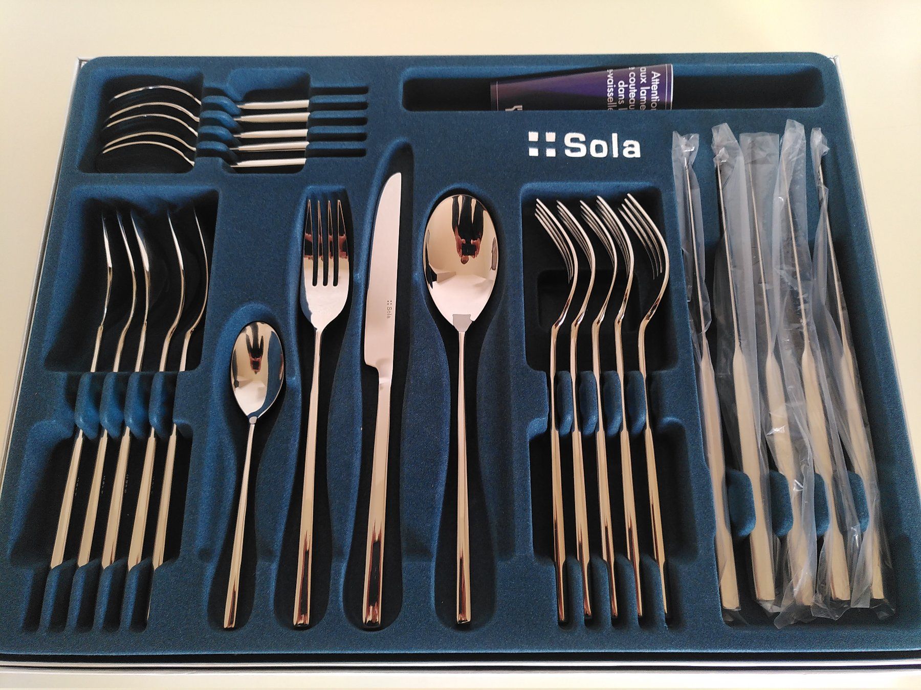 Set di posate: 2 Bestecksets SOLA unbenutzt – Nuovo e nell'imballaggio originale da Naters venduto da Luca099 1