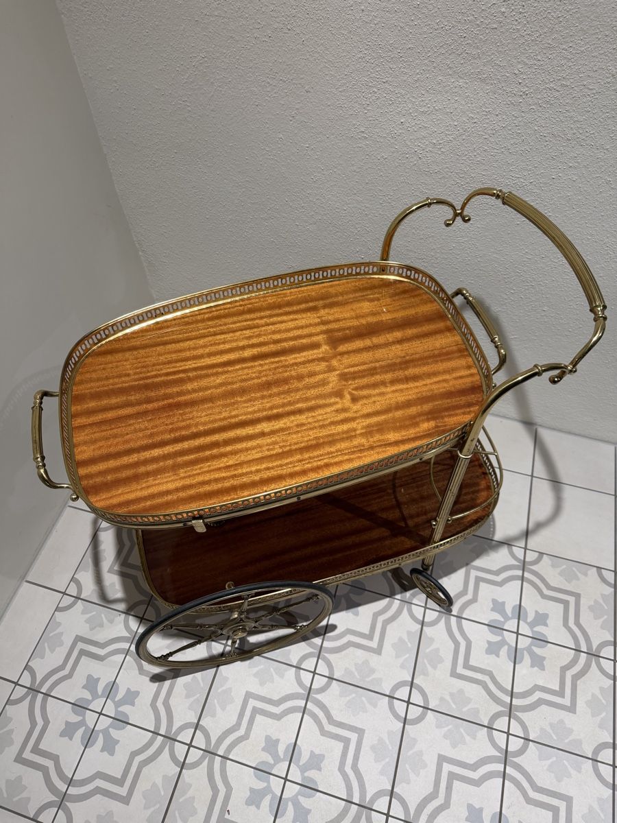 Carrelli di servizio: Servierwagen – Usato da Wiedlisbach venduto da Fine-Arts 1