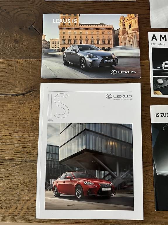 Documenti: Lexus is Prospekte Generation XE3 – Usato da Luzern venduto da tooltimeO 1