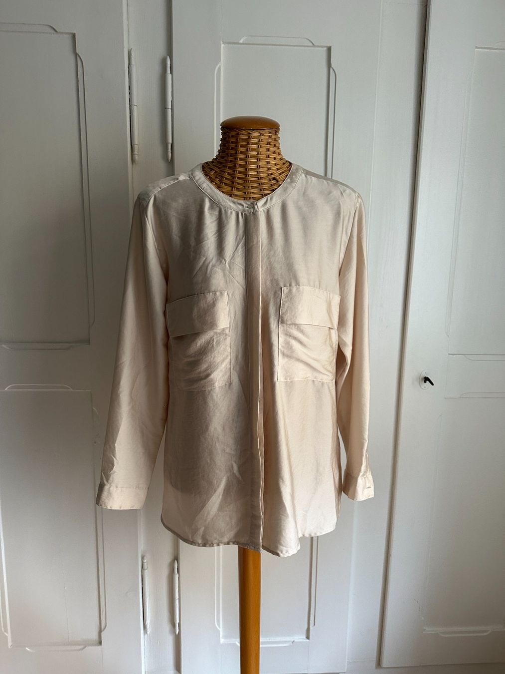 Esprit Camicette: ESPRIT - Satin Bluse crème fliessend 36 – Usato da Zürich venduto da Diazaio