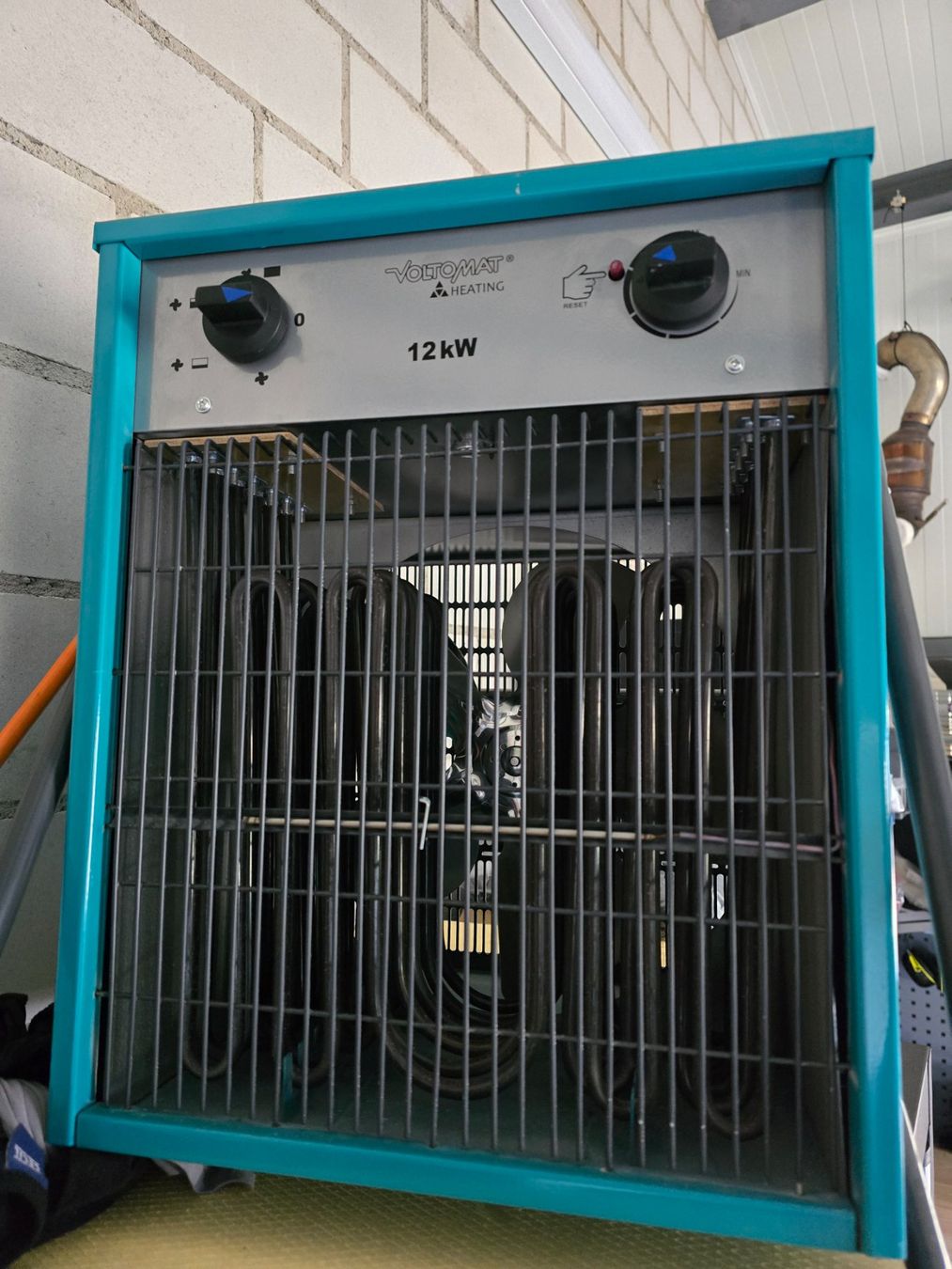Radiatori: Bauheizung 12kW – Usato da Sta.Maria V.M. venduto da sil_7vlx