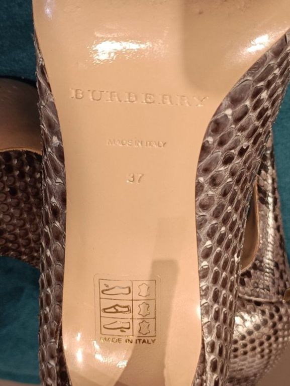 Burberry Scarpe da donna: Burberry Pumps, Schlangenleder-Optik, Gr. 37 – Usato da Zollikofen venduto da Proseco 6